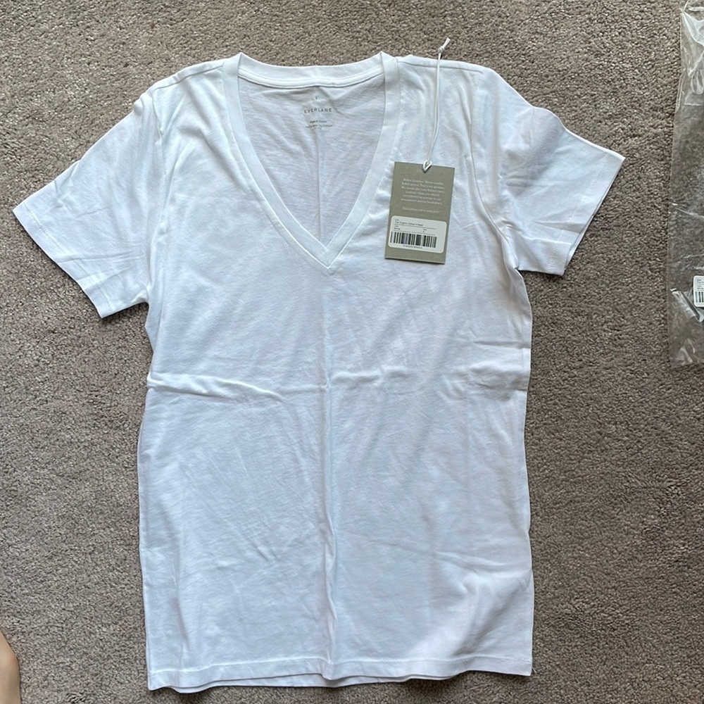 NWT Everlane V neck organic cotton